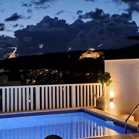 Trogrlic * Hvar Town