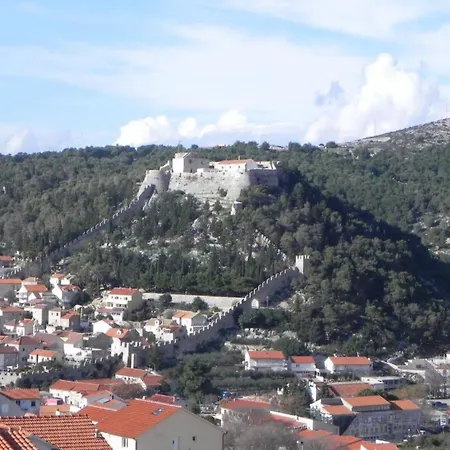 Trogrlic * Hvar Town