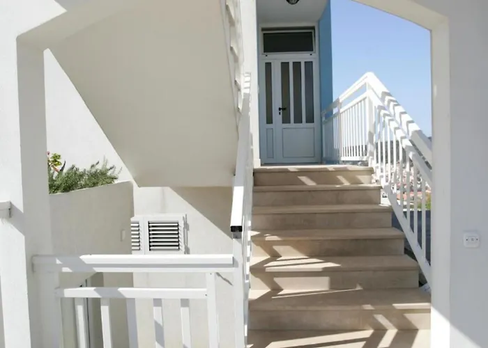 Trogrlic * Hvar Town