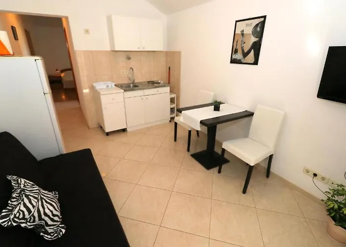 Trogrlic * Hvar Town