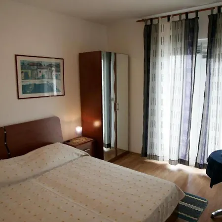 Trogrlic * Hvar Town